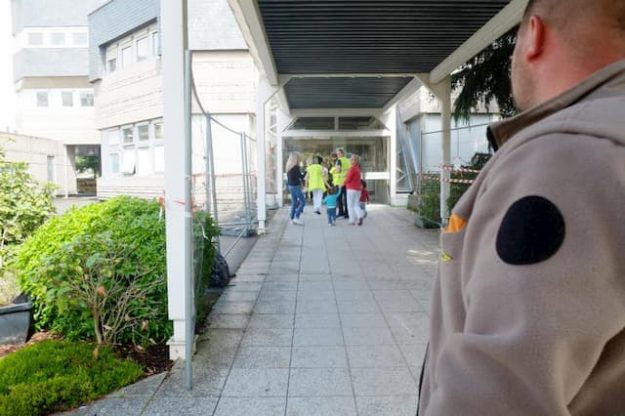 The children of the departmental council's nursery were evacuated.