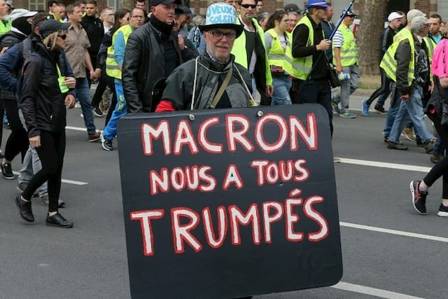Yellow vests continue their protests on the eve of European Elections