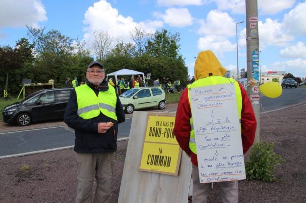 Henri, 79 years old, one of the faithful Yellow Vests of the roundabout of Bretteville-sur-Odon. (Caen)