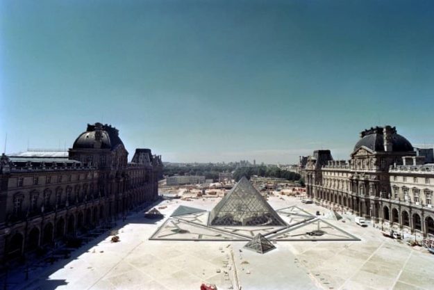 The Louvre pyramid of the architect Ieoh Ming Pei, July 28, 1988 in Paris. 