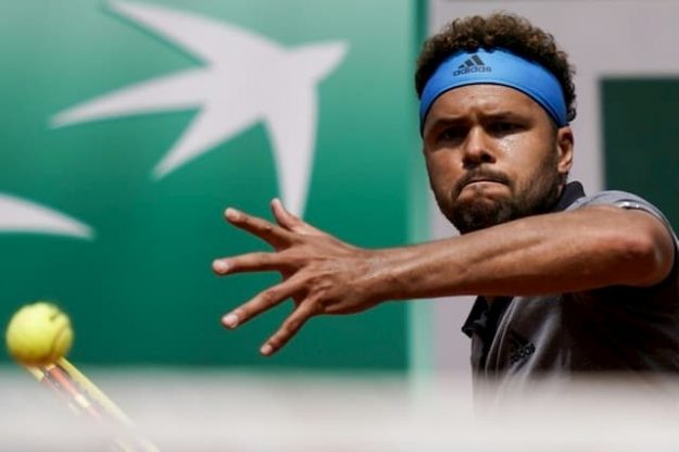 Frenchman Jo-Wilfried Tsonga against Japanese Kei Nishikori in the second round of Roland-Garros on May 29, 2019 in Paris. 