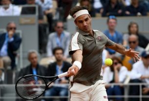 Switzerland's Roger Federer qualifies for the second round of Roland-Garros on May 26, 2019