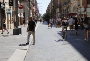 The shops open and closed on May 1st in Toulouse