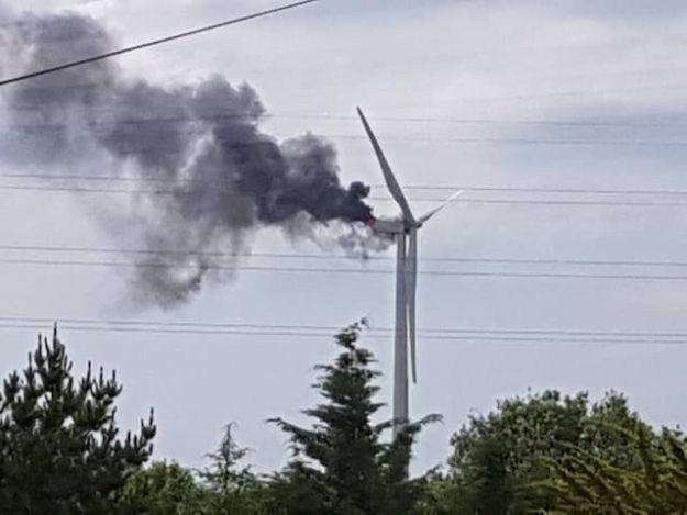 At 4.12pm, a fire broke out in the engine of a wind turbine located in East Morbihan.