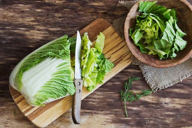 Chinese cabbage is rich in fiber, antioxidants and calcium.