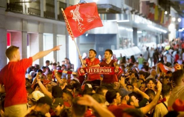 Liverpool fans celebrate the victory of their club in the Champions League final 