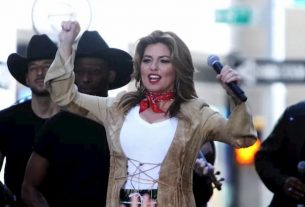Shania Twain can sing again after two operations