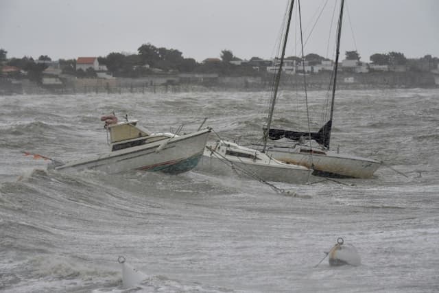 Boats shaken by strong waves during the storm Miguel, June 7, 2019 in Angoulins, Charente-Maritime.