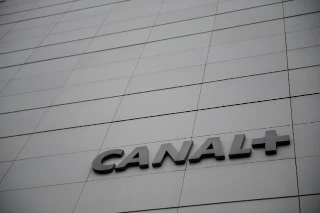 Confronted with exacerbated competition and erosion of its subscribers in its historical market, the pay TV group Canal + wants to remove at least 500 positions in France, nearly 20% of its workforce in France.