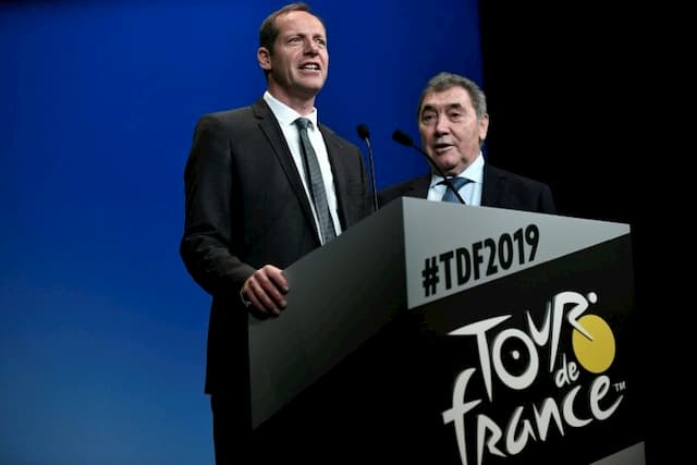 Tour de France director Christian Prudhomme and Belgian Eddy Merckx, five-time winner of the Grand Loop, during the presentation of the 2019 edition, on October 25, 2018 in Paris. 