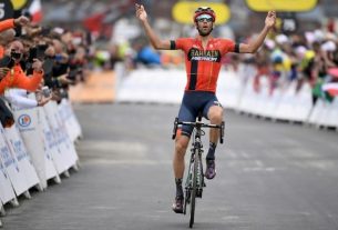 The Italian Vincenzo Nibali wins the 20th stage of the Tour de France on July 27, 2019.