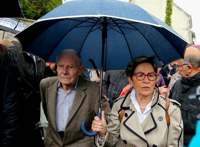 The parents of Vincent Lamber on May 9, 2019 in Reims.