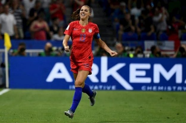 The American Alex Morgan scorer during the qualification in the final of the World Cup in Lyon on July 2, 2019.