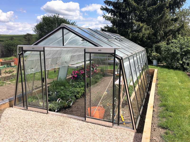 To Install a Greenhouse in the Garden: What is the Legislation in Force? 1 To Install a Greenhouse in the Garden: What is the Legislation in Force?