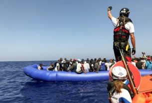 Humanitarian rescue: more than 400 migrants on the Ocean Viking