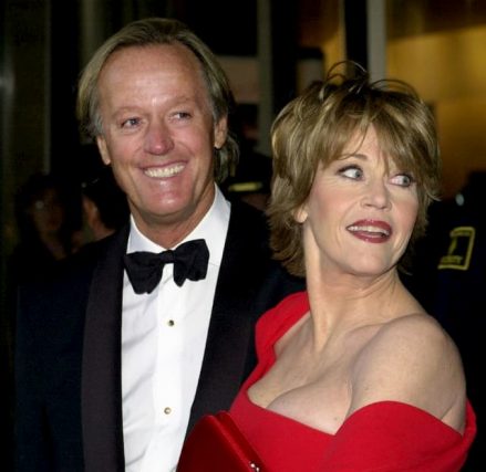 Peter Fonda with his sister, actress Jane Fonda, in May 2001 in New York.