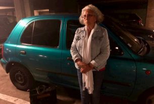 Marie De Jesus Ribeiro, 72, lives in her car in Puteaux (Hauts-de-Seine).