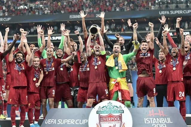 The joy of Liverpool's winners of the European Supercup on penalties against Chelsea on 14 August 2019 in Istanbul.
