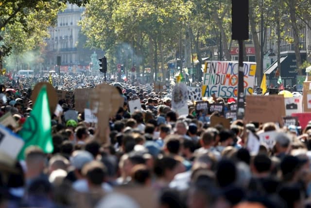 Participants in the march for the climate in Paris, September 21, 2019