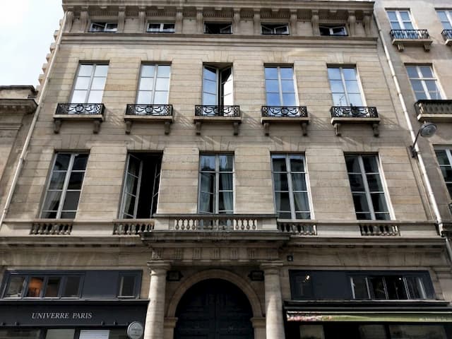 Jacques Chirac died Thursday, September 26, 2019 at his home in Paris, rue de Tournon. Parisians talk about what they will learn from the former mayor of Paris