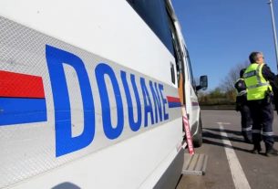 Arles: Customs officers discover 75 kg of cocaine and 900,000 euros in a truck