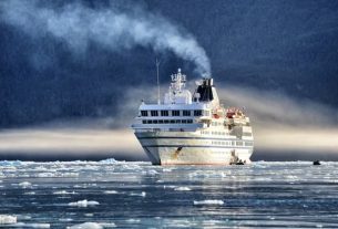 Designed for polar navigation, the RCGS Resolute is the ideal vessel for exploring ice-filled fjords around Chilie