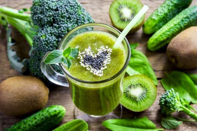 A fruit juice and green vegetables can be as delicious as aesthetic ...
