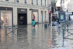 Heavy rains fell in Laval Monday, October 14, 2019, causing flooding in the downtown area.