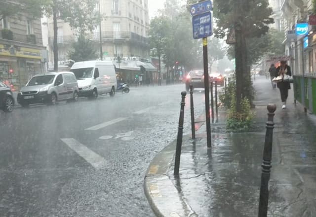 Storms and strong winds are expected Monday, October 14, 2019 in Paris and Île-de-France. The region and its departments are placed in orange alert by Meteo France.