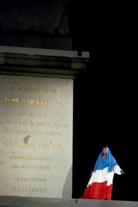 Draped in the French flag, the American singer Jessye Norman performs La Marseillaise, on the Place de la Concorde in Paris, on July 14, 1989, during the parade "La Marseillaise" on the occasion of the commemoration of the bicentenary of the French Revolution .