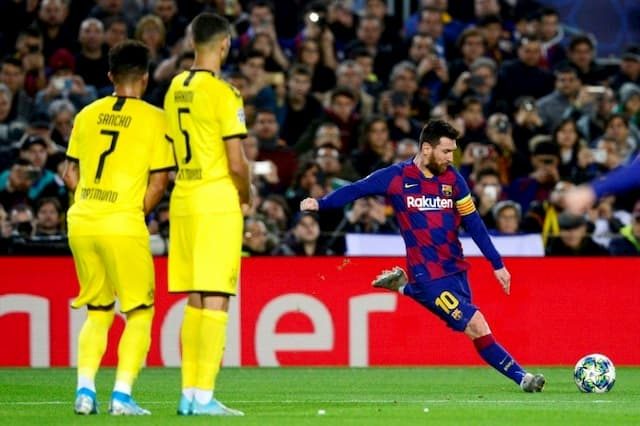 Barcelona star Lionel Messi (d) still impressive against Dortmund in the Champions League on 27 November 2019 at Camp Nou Barcelona.