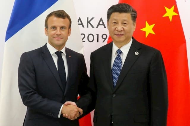 French presidents Emmanuel Macron (left) and Chinese Xi Jinping, June 29, 2019 at the G20 summit in Osaka, Japan.