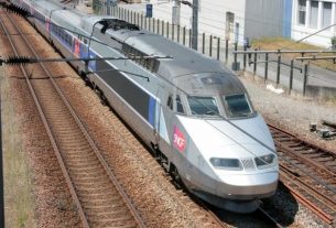 The SNCF has decided to block the sale of tickets on the day of the strike of December 5, and even the days after.