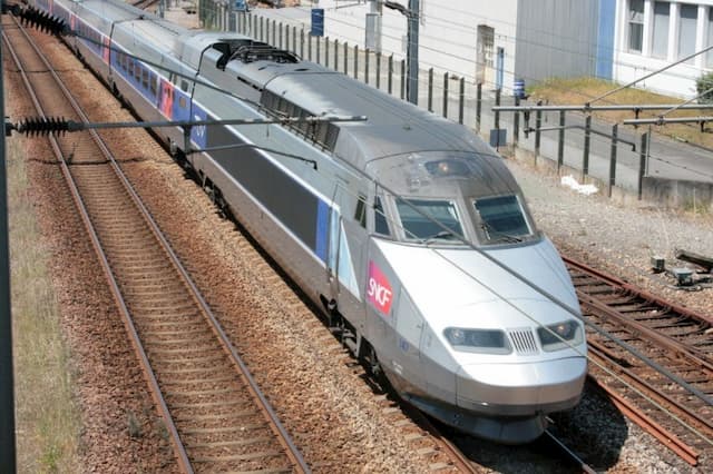 The SNCF has decided to block the sale of tickets on the day of the strike of December 5, and even the days after.