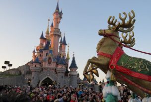 What to expect at Christmas in Disneyland Paris