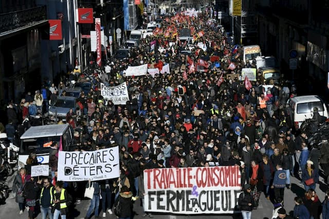 This Tuesday, December 10, at the call of the inter-union, the strike continues and many demonstrations are planned throughout the country against the pension reform.