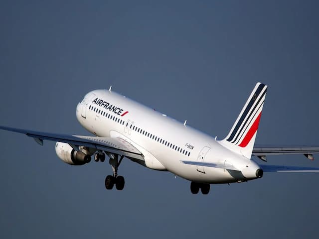 Air France has announced the suspension of all its flights to China because of the coronavirus.
