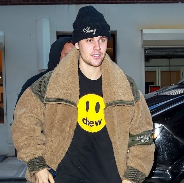 Justin Bieber returns, five years after the release of his latest album "Purpose".