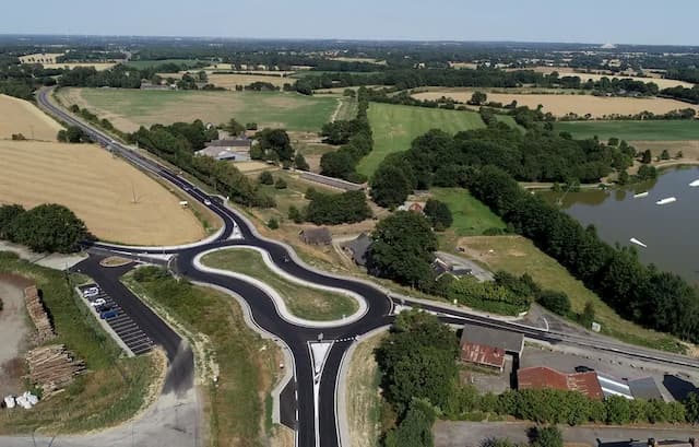 In the Loire-Atlantique, Bizarre Roundabout