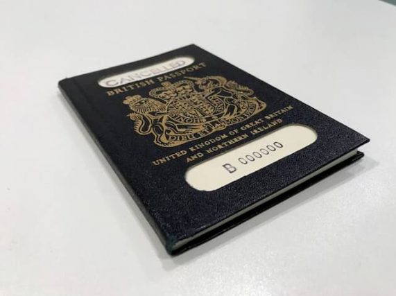 The British will benefit from a national passport, in blue color, on which will no longer appear the mention "European Union".