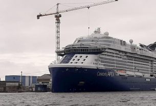 The Celebrity Apex liner, in the port of Saint-Nazaire.