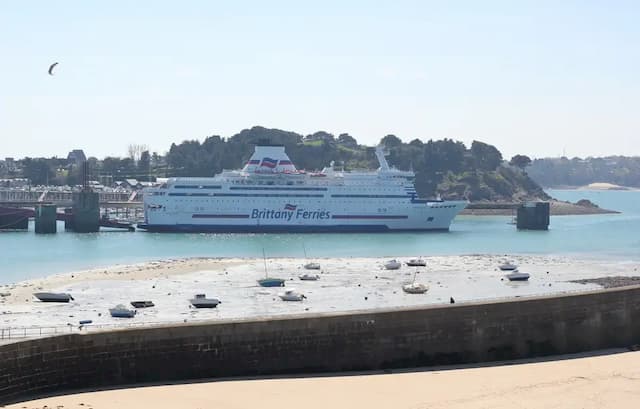 The takeover of Condor ferries by Brittany ferries has been approved