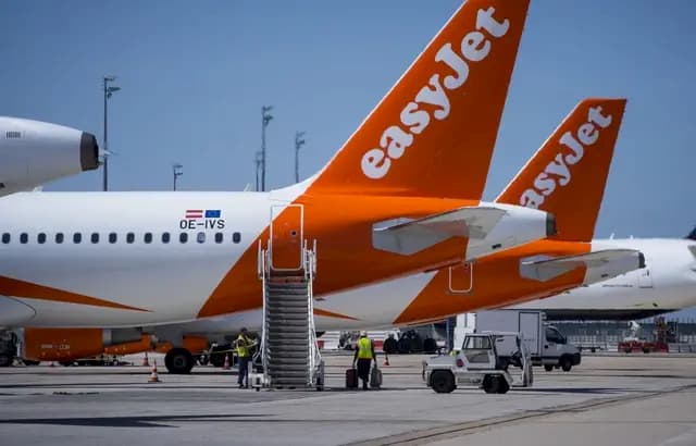 EasyJet aircraft on the tarmac at Roissy-Charles de Gaulle airport