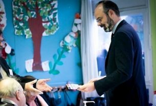 Prime Minister Edouard Philippe votes in the first round of the municipal elections, on March 15, 2020 in Le Havre.