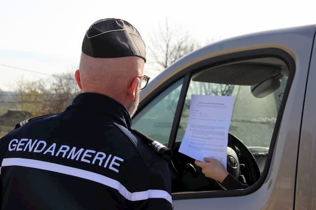 If the violation of the rules is noted three times in less than 30 days, the fine becomes a crime