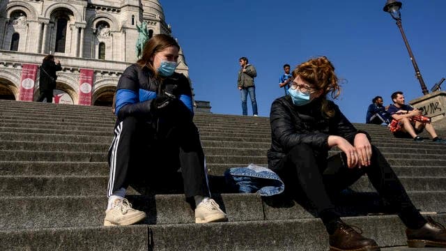 Are the masks compatible with the law on the concealment of the face in public space?