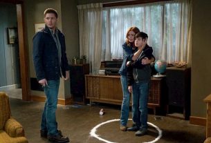 Logan Williams surrounded by actors from the series "Supernatural", Brigid Brannagh and Jensen Ackles