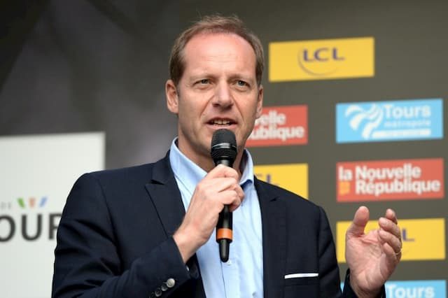 Tour de France director Christian Prudhomme delivering a speech at the end of the Paris-Tours race on October 7, 2018 .. (© AFP / Archives / GUILLAUME SOUVANT. Tour de France director Christian Prudhomme