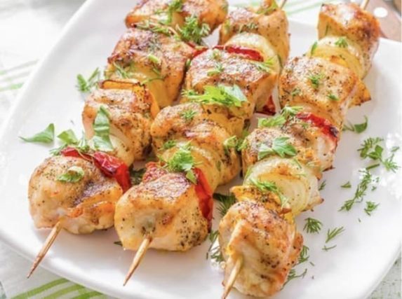 Chicken kebabs with papaya. 