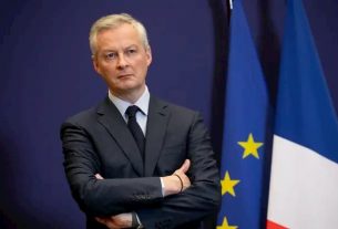 "Hundreds of Thousands" of People Will Lose Their Jobs in France, Warns Bruno Le Maire